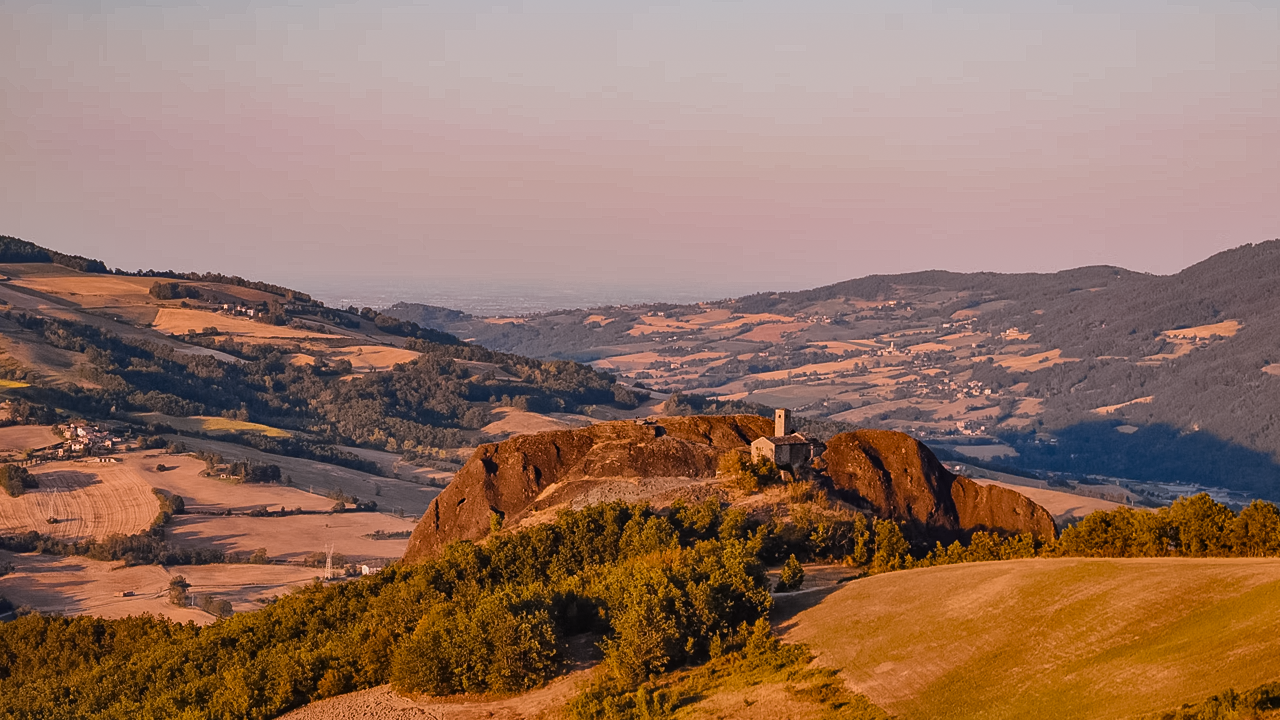 emilia-romagna-turismo-2025-crescita-arrivi-presenze