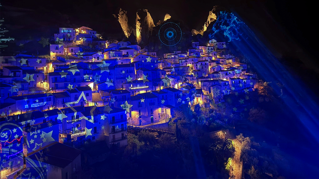 il-respiro-della-luce-natale-dolomiti-lucane-castelmezzano-videomapping-orari